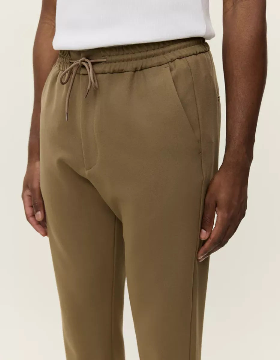 Les Deux Les Deux Como Tapered Pants - Seasonal Bruin